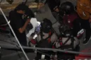 Personel Polda Metro Jaya melakukan penyisiran dalam operasi narkotika di Kampung Ambon, Cengkareng, Jakarta Barat.
