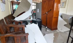 Plafon SDN 2 Cepoko Sragen Mendadak Ambruk, 2 Guru Jadi Korban