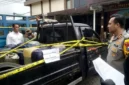Polisi mengamankan barang bukti Pertalite dan Bio Solar bersubsidi dalam kasus dugaan penimbunan BBM di Kecamatan Kademangan, Kabupaten Blitar.
