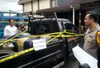 Polisi mengamankan barang bukti Pertalite dan Bio Solar bersubsidi dalam kasus dugaan penimbunan BBM di Kecamatan Kademangan, Kabupaten Blitar.
