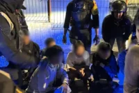 Polisi mengamankan delapan remaja yang diduga hendak tawuran di Pulogebang, Cakung, Jakarta Timur, serta menyita celurit dan arit.