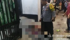 Polisi mengamankan pelaku pembacokan pria hingga tewas di Kalibaru, Cilincing, Jakarta Utara. (Posnews/Humas Polres Metro Jakut)