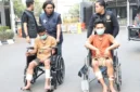 Polisi melumpuhkan dua pelaku dengan timah panas kasus pencurian motor bersenjata api di Jakarta Barat. (Posnews/Humas Polres Metro Jakbar)
