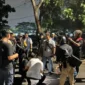 Polisi menyelidiki penyerangan yang melukai tiga orang di kawasan Kampung Ambon, Cengkareng, Jakarta Barat. (Posnews/Ist)