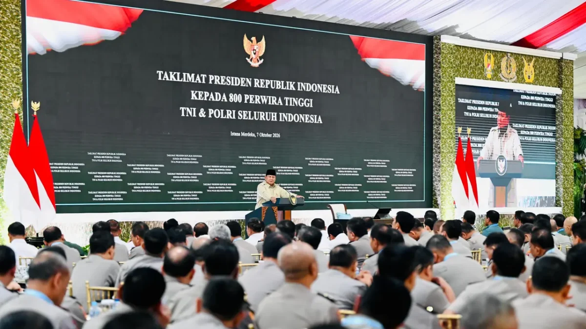 Prabowo Subianto memberikan taklimat kepada 800 perwira tinggi TNI dan Polri di Istana. (Posnews/Sekretariat Kepresidenan)
