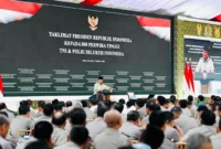 Prabowo Subianto memberikan taklimat kepada 800 perwira tinggi TNI dan Polri di Istana. (Posnews/Sekretariat Kepresidenan)
