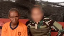 Prajurit Marinir TNI menangkap Zakarias Fatem, yang disebut sebagai Wakil Panglima OPM Kodap IV Sorong Raya, di Maybrat, Papua Barat Daya. (Posnews/Ist)