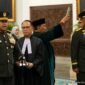 Presiden Prabowo Subianto melantik Jenderal TNI Maruli Simanjuntak dan Jenderal TNI Tandyo Budi Revita di Istana Negara, Jakarta. (Posnews/Youtube)
