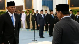  Presiden Prabowo Subianto melantik Kristomei Sianturi sebagai Kepala BNPB di Istana Negara, Jakarta, Kamis (15/10/2026). (Posnews/Youtube)
