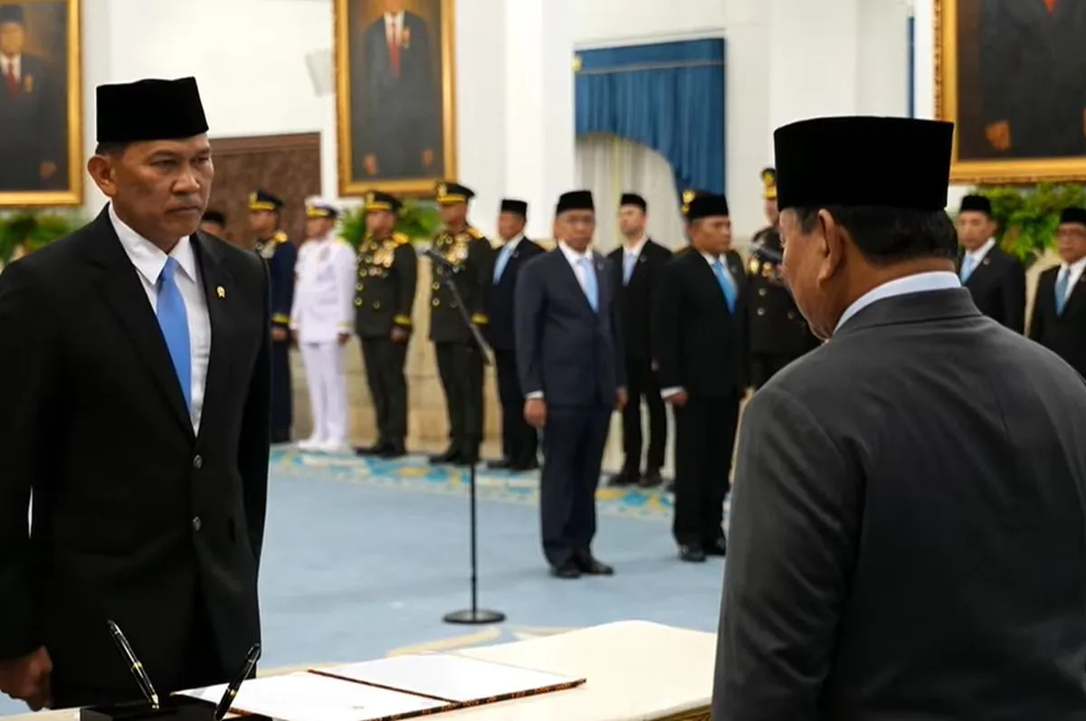 Presiden Prabowo Subianto melantik Kristomei Sianturi sebagai Kepala BNPB di Istana Negara, Jakarta, Kamis (15/10/2026). (Posnews/Youtube)
