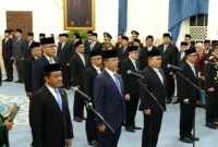 Presiden Prabowo Subianto melantik sejumlah menteri dan pejabat negara di Istana Negara Jakarta. (Posnews/Youtube)
