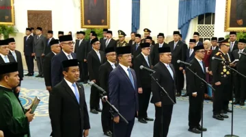 Presiden Prabowo Subianto melantik sejumlah menteri dan pejabat negara di Istana Negara Jakarta. (Posnews/Youtube)
