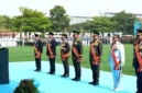 Presiden Prabowo Subianto menyematkan Bintang Mahaputera kepada tujuh tokoh TNI pada HUT ke-81 TNI di Cilangkap. (Posnews/Ist)
