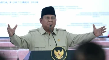 Presiden Prabowo Subianto saat menghadiri penyerahan hasil penertiban kawasan hutan di Kejaksaan Agung Jakarta. (Posnews/Biro Pers Kepresidenan)
