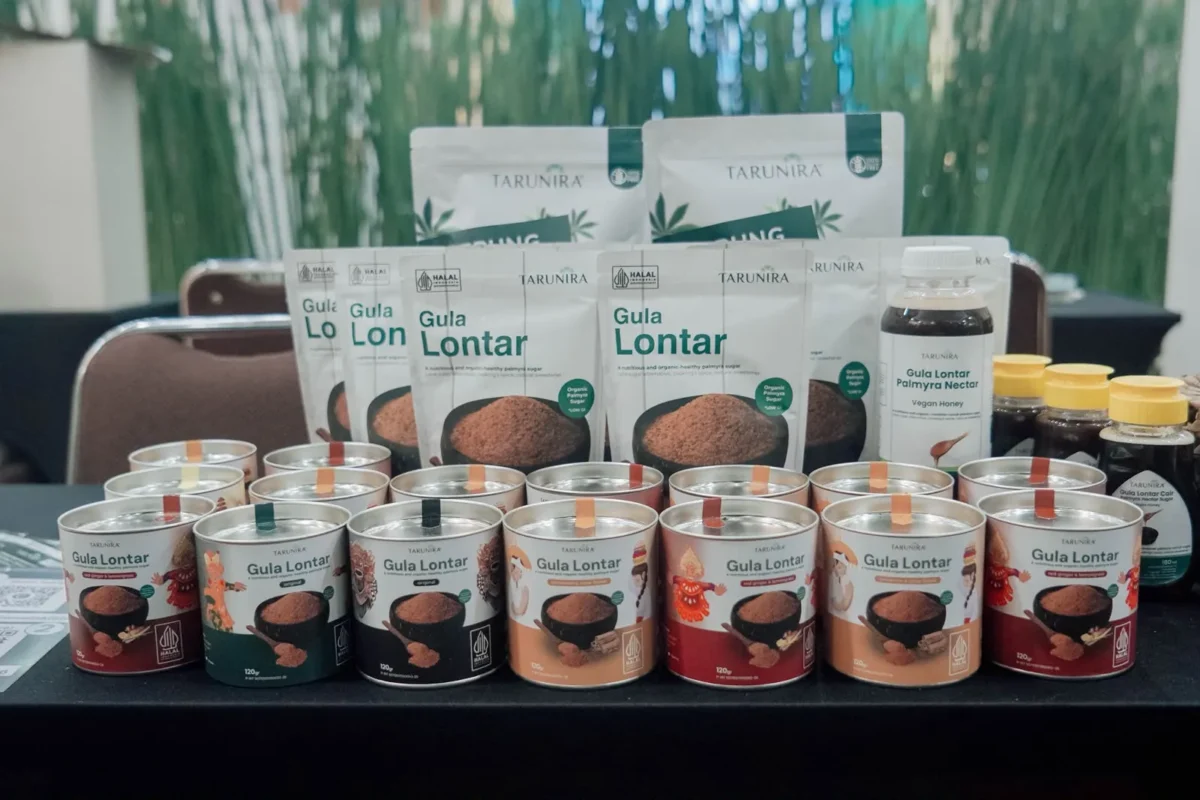 Produk gula lontar organik Tarunira dari Karangasem, Bali, yang diperkenalkan pada Trade Expo Indonesia 2026. (Posnews/Kemendag)