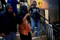 Puskesmas Robatal di Kabupaten Sampang yang menjadi lokasi penggerebekan dan pemeriksaan polisi. 
