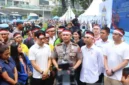 Raffi Ahmad dan Willie Salim menghadiri Deklarasi Sumpah Pemuda Mahasiswa Indonesia di Bundaran HI, Jakarta Pusat.
