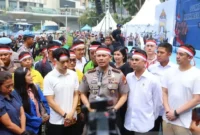 Raffi Ahmad dan Willie Salim menghadiri Deklarasi Sumpah Pemuda Mahasiswa Indonesia di Bundaran HI, Jakarta Pusat.
