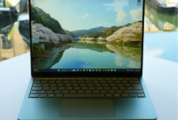 Microsoft merilis Surface Laptop 8 berbekal chip Snapdragon X2, baterai 14 jam, Windows 11, dan perkiraan harga mulai Rp25,5 juta. Dok: Istimewa.