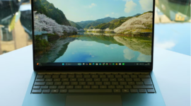 Microsoft merilis Surface Laptop 8 berbekal chip Snapdragon X2, baterai 14 jam, Windows 11, dan perkiraan harga mulai Rp25,5 juta. Dok: Istimewa.