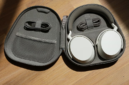 Sennheiser merilis headphone Momentum 5 dengan kualitas suara superior, baterai lepas-pasang 57 jam, dan perkiraan harga Rp6,3 juta. Dok: Istimewa.