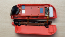 Nintendo meluncurkan revisi Switch 2 di Eropa dengan baterai mudah lepas. Simak pembongkaran komponen layar LCD, motherboard, dan RAM. Dok: Istimewa.
