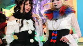 Tren busana Gothic Lolita Jepang kian populer di Eropa. Simak lonjakan penjualan Atelier Pierrot dan kemeriahan acara tea party di Berlin. Dok: Istimewa.