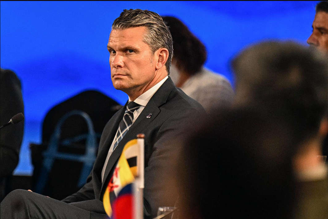 Menhan AS Pete Hegseth memecat perencana militer utama Pentagon Letjen Brett Sylvia. Simak kaitannya dengan rencana serangan. Dok: Istimewa.
