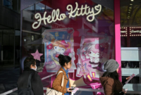 Sanrio minta maaf dan batalkan kolaborasi Hello Kitty dengan drama VIVANT usai dituduh anti-Tiongkok. Simak ulasan konflik budaya. Dok: Istimewa.
