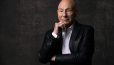 Aktor legendaris Sir Patrick Stewart meninggal dunia pada usia 86 tahun. Simak riwayat karier pemeran Kapten Picard dan Profesor X tersebut. Dok: Istimewa.