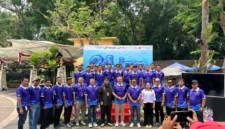 Sebanyak 21 lifeguard Atlantis Water Adventure Ancol mengikuti renang estafet 24 jam dalam perayaan Hari Renang Sedunia 2026.

