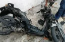 Sepeda motor terbakar setelah dua pria diduga hendak mencuri kendaraan warga di kawasan Koja, Jakarta Utara. (Posnews/Polsek Koja)

