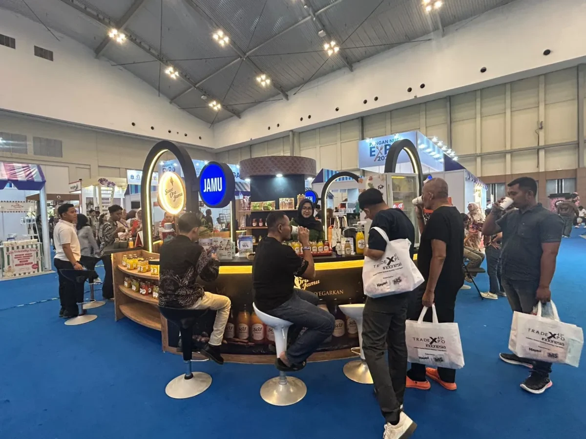 Sila Tea, Kopi Bajawa, Suwe Ora Jamu, dan Pipiltin Cokelat memperkenalkan produk minuman lokal di Island Specialty Pangan Nusa Expo 2026. (Posnews/Kemendag)

