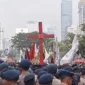 Suasana aksi demonstrasi di ruang publik yang menyoroti pentingnya menjaga kesucian simbol agama. (Ist)
