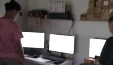 TNI AD mengamankan rumah yang diduga menjadi markas judi online di KPAD Cijantung. (Posnews/Instagram)
