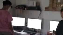 TNI AD mengamankan rumah yang diduga menjadi markas judi online di KPAD Cijantung. (Posnews/Instagram)
