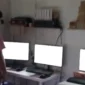 TNI AD mengamankan rumah yang diduga menjadi markas judi online di KPAD Cijantung. (Posnews/Instagram)
