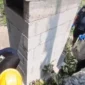 Tim Labfor Polda Jatim memeriksa tungku api di rumah Jalan Kunir, Kota Madiun, terkait kasus dugaan pembunuhan ibu dan anak.
