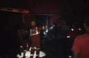 Tim SAR gabungan mengevakuasi ibu dan anak yang terjebak asap kebakaran di Desa Jelutung II, Bangka Selatan. (Posnews/Basarnas)
