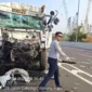 Truk tangki mengalami kerusakan parah setelah menabrak truk trailer di Tol Cibitung-Cilincing, Jakarta Utara.

