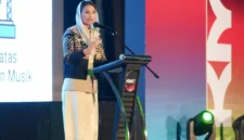 Wamendag Dyah Roro Esti Widya Putri menyampaikan peluang talenta musik Indonesia menembus pasar global dalam Konferensi Musik Indonesia 2026 di Makassar. (Posnews/Kemendag)
