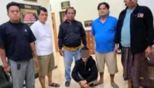 Polisi menangani kasus video viral pemuda Bondowoso yang diduga melecehkan Al-Qur'an. (Posnews/Polres Bondowoso)
